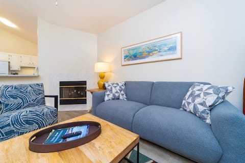 Popular Airbnb listing: Ocean breeze cottage-Pet‑friendly-private yard-2/2 in Jacksonville