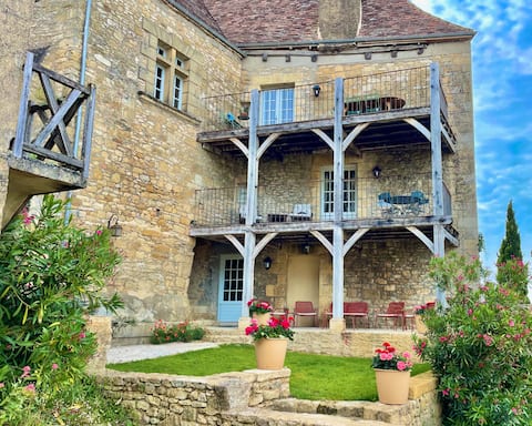 New Listing! Maison Delluc with Spectacular Vistas