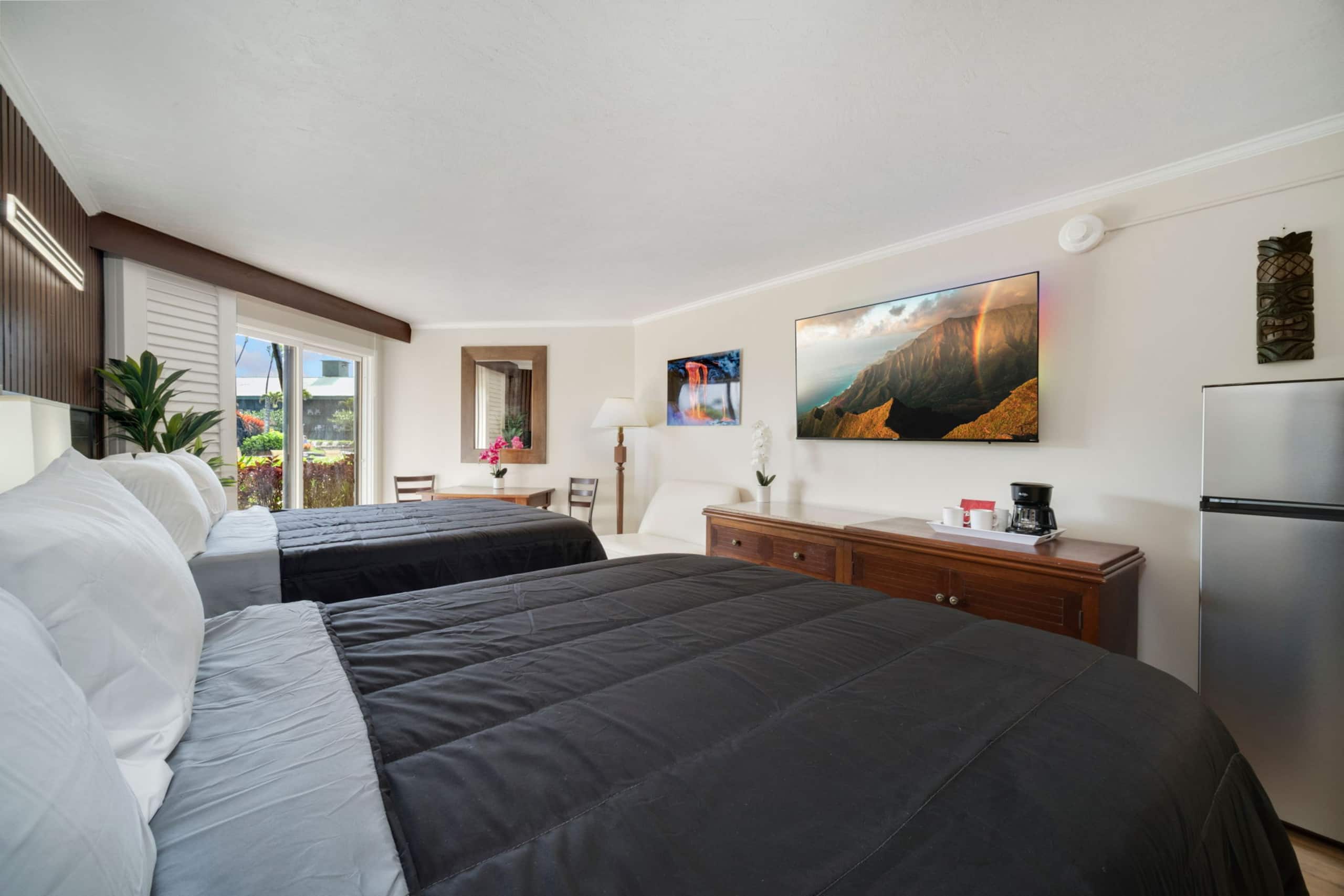 Condo in Lihue · ★4.88 · 1 bedroom · 1 shared bath - Image 4