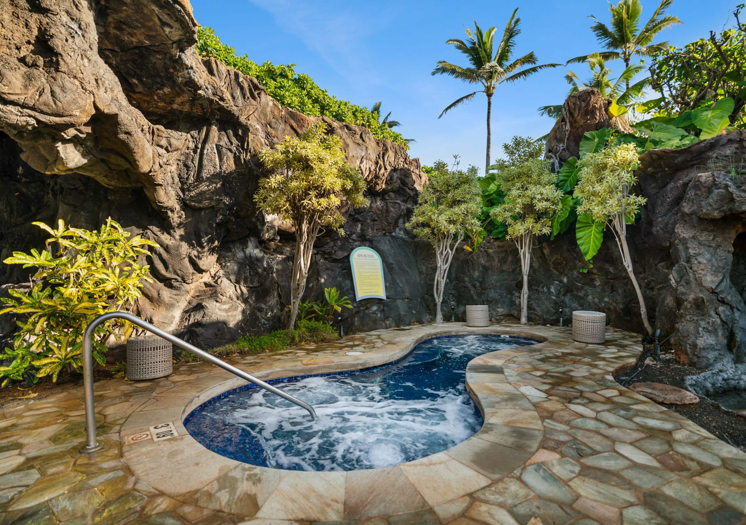 Condo in Lihue · ★4.88 · 1 bedroom · 1 shared bath - Image 21