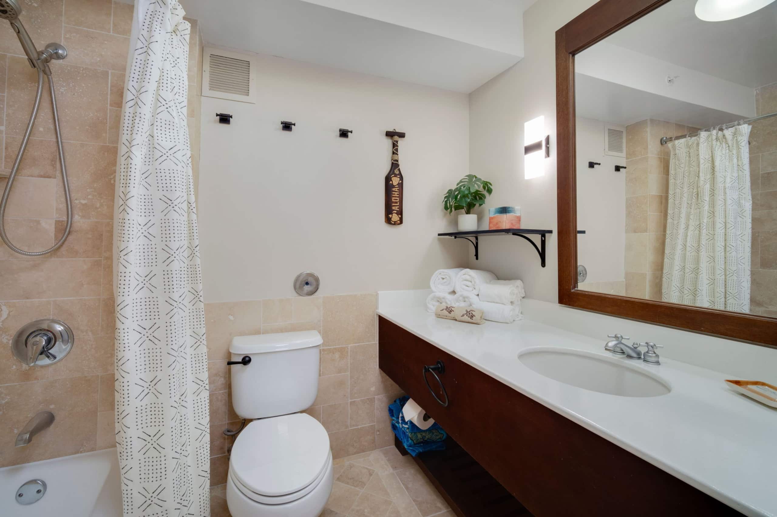 Condo in Lihue · ★4.88 · 1 bedroom · 1 shared bath - Image 15