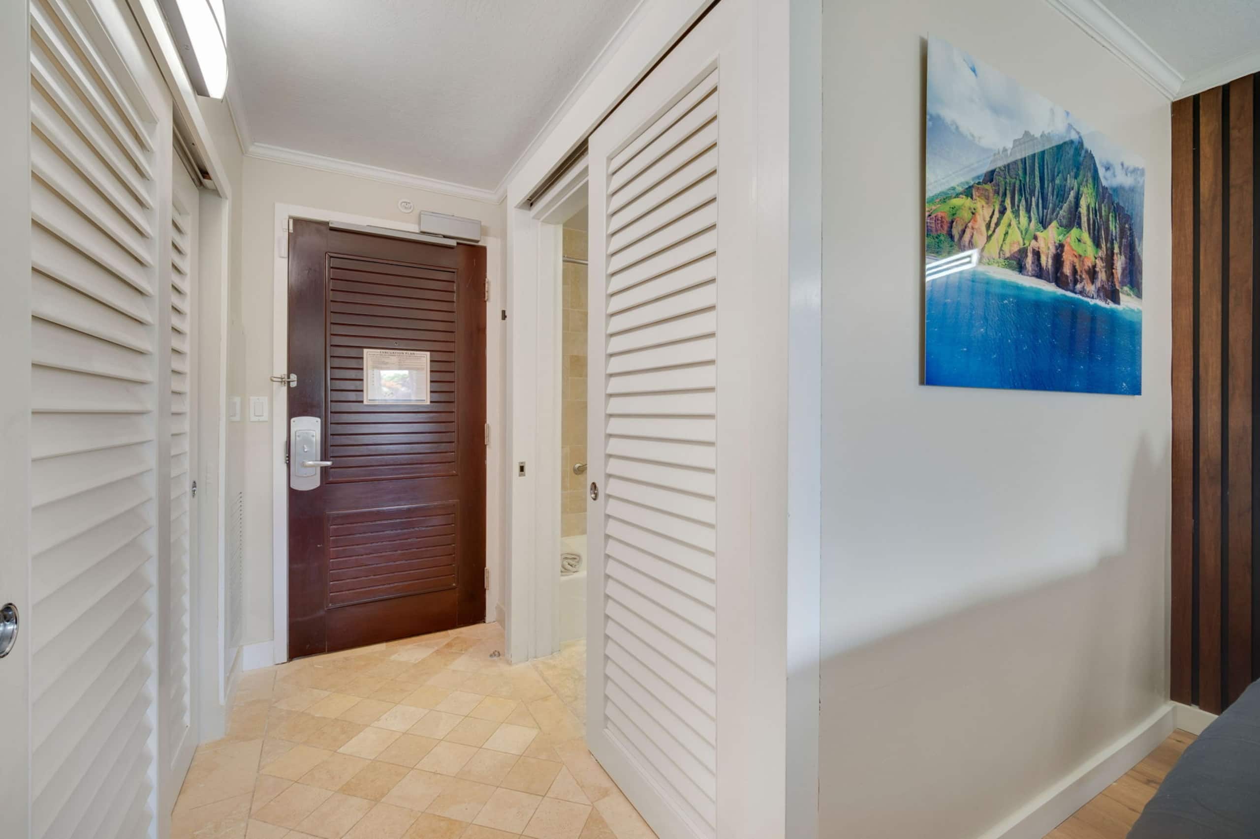 Condo in Lihue · ★4.88 · 1 bedroom · 1 shared bath - Image 11