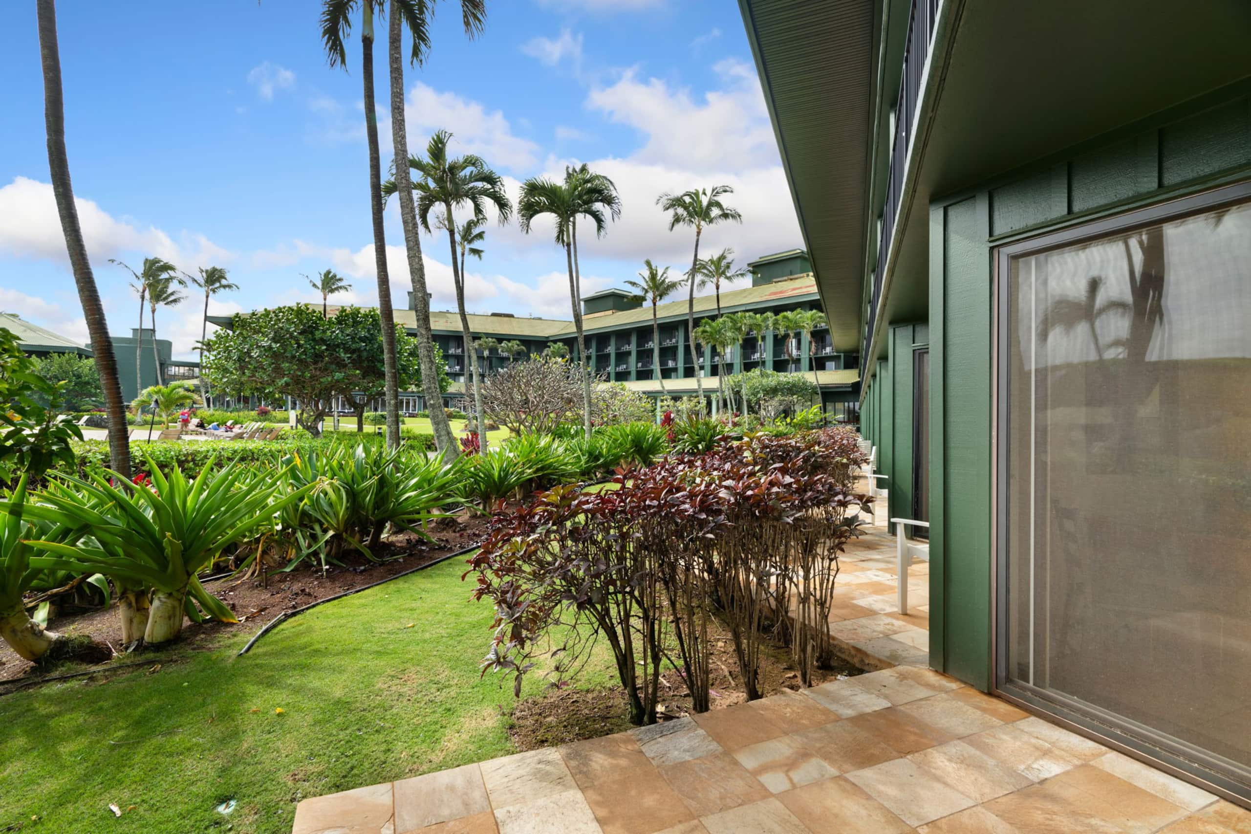Condo in Lihue · ★4.88 · 1 bedroom · 1 shared bath - Image 18