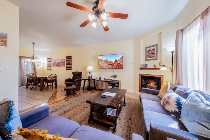 Well Appointed Condo With Pool,gym And Hot Tub - Kanab, UT