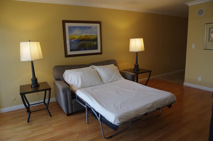 Hollywood 2 Bedroom Free Parking V - West Hollywood, CA