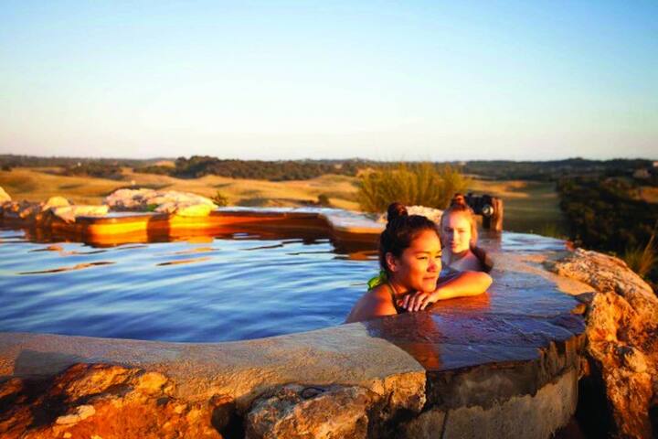 Bay Views & Sunsets gallery image 2