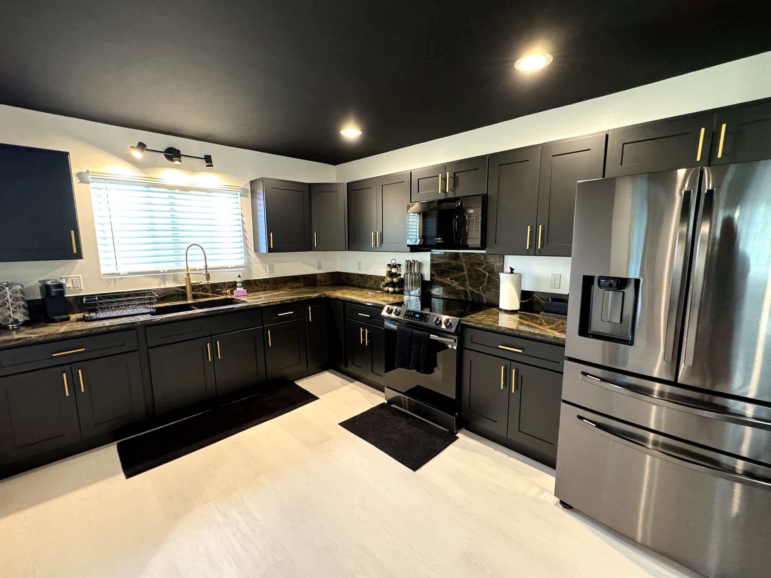 Home in Keaau · ★4.68 · 6 bedrooms · 8 beds · 4 private baths - Image 4
