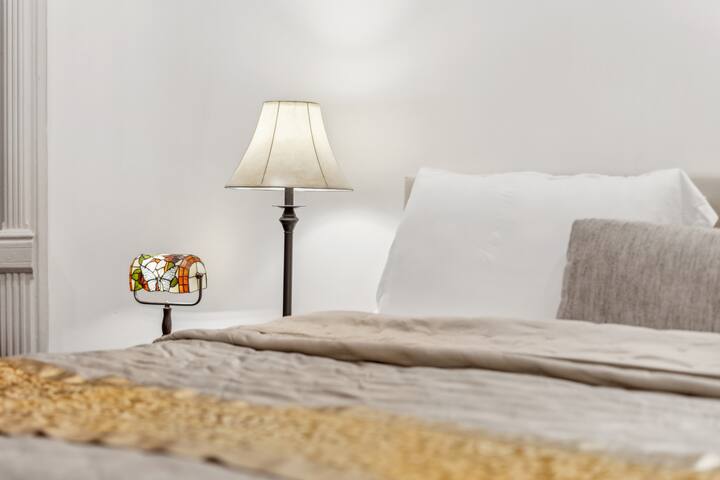 Modern French Luxury Condo by Midtown Central Park gallery image 3