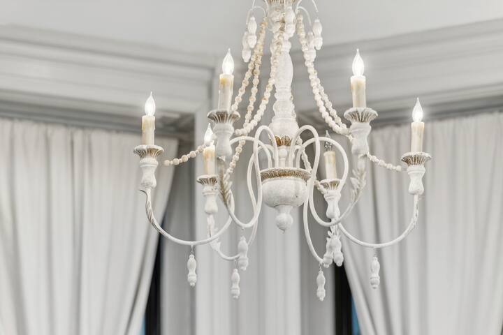 Modern French Luxury Condo by Midtown Central Park gallery image 4