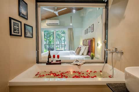 Bathtub room and swimming pool