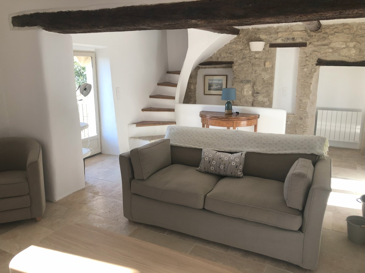Successful Airbnb property: La Vigneronne: Character home in Gordes in Gordes