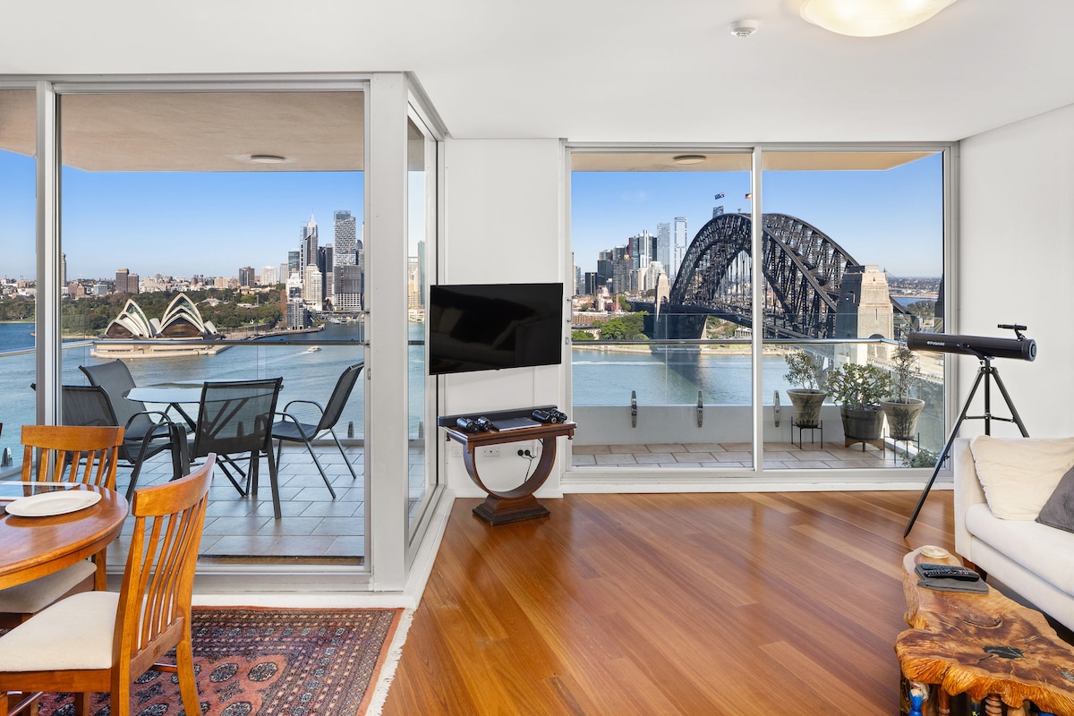 Top performing Airbnb: Sydney Harbour Penthouse with World-class views in Kirribilli