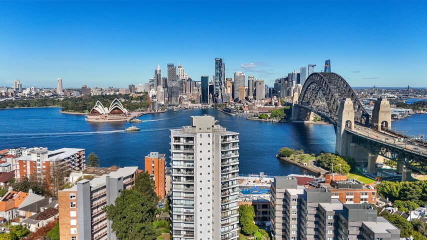 Sydney Harbour Penthouse with World-class views gallery image 2