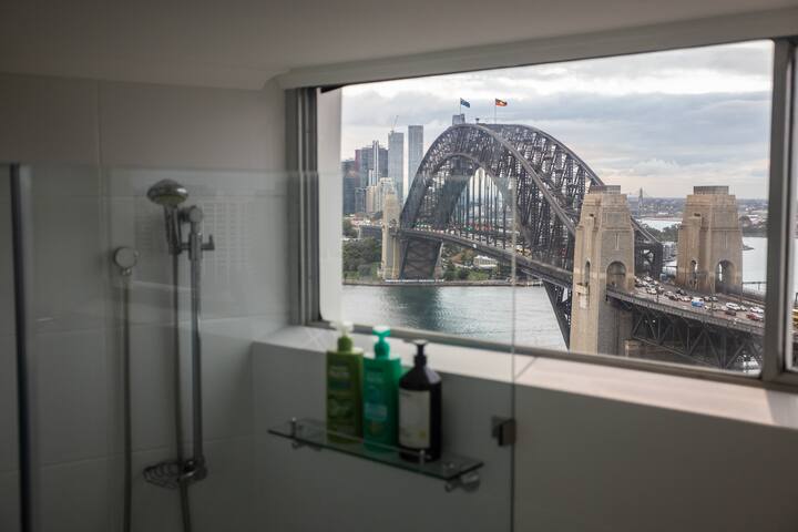 Sydney Harbour Penthouse with World-class views gallery image 4