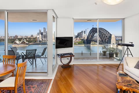 Top performing Airbnb: Sydney Harbour Penthouse with World-class views in Kirribilli