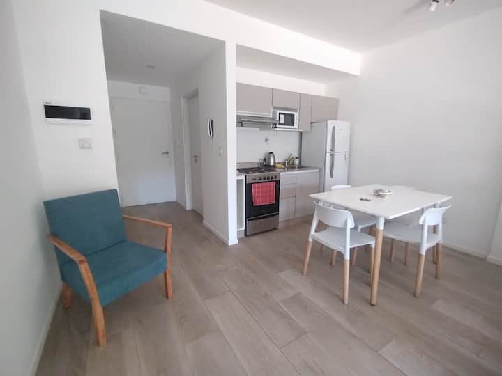 Kitnet novo em Villa Crespo com vista para a Plaza Benito Nazar