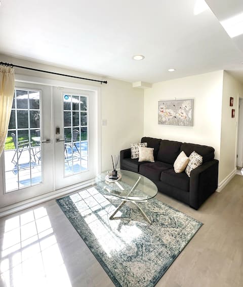 Top Airbnb: Renovated Cozy Home in North Vancouver in North Vancouver District