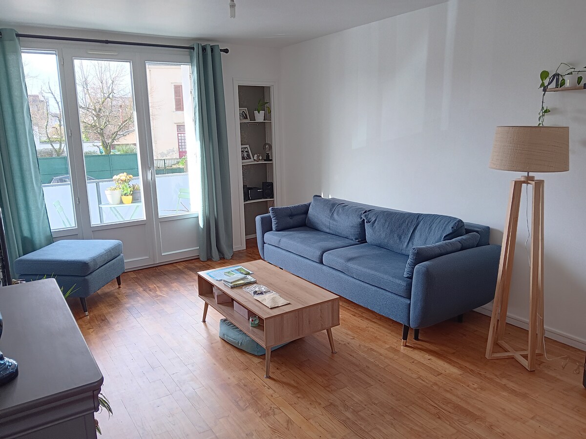 Top Airbnb: Oscar Apartment Sainte-Thérèse neighborhood in Sud Gare