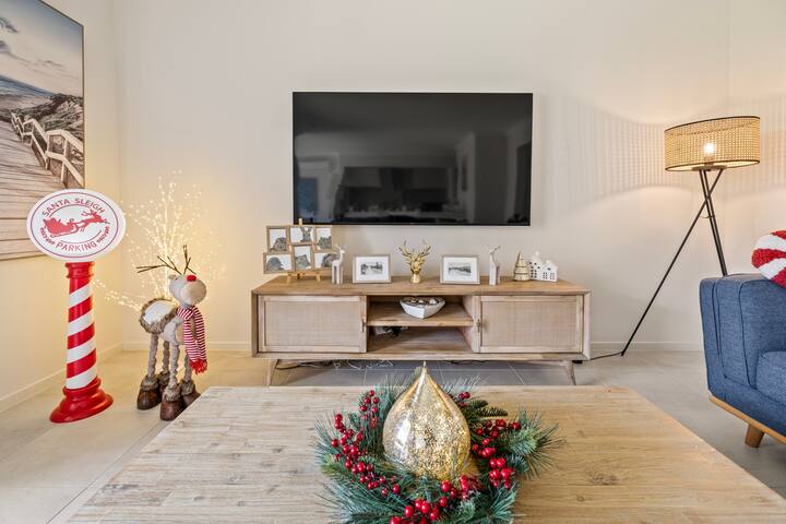 Xmas Luxury Beach House Sleeps 10, LGBTQ+ Friendly