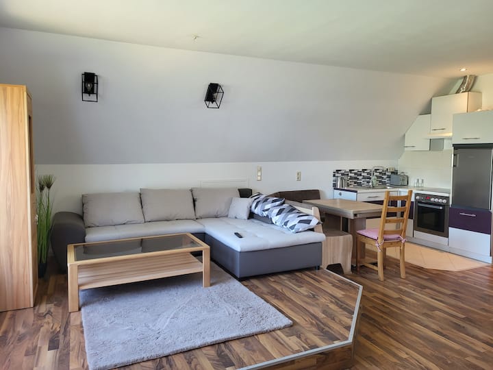 Ruhige, Bahnhofsnahe Wohnung Mit Balkon - Achim