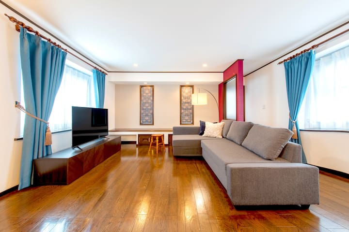 4-minute walk / 179㎡ – Accommodates 17 guests