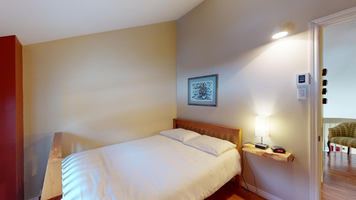 1 sovrum med dubbelsäng (2 personer)