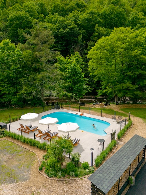 The Bend: Boutique Stays - Pool, Waterfront, Sauna