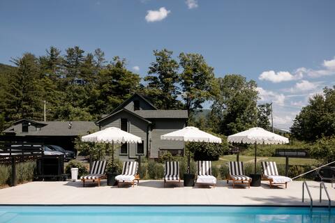 The Bend: Cottage