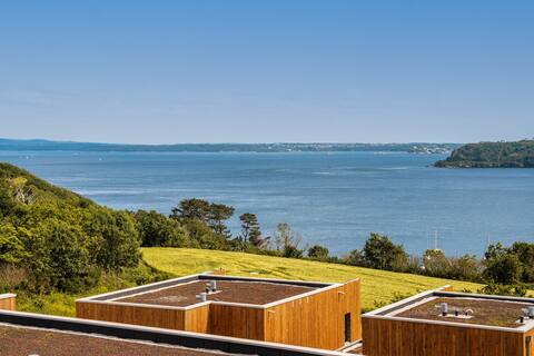 Luxury apartment with stunning sea view