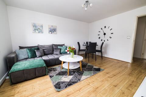 Top Airbnb: Modern 2BR Flat • Free Parking • WiFi •CityCentre in Finham