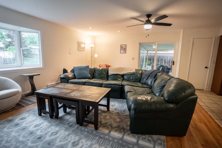 4 Bedrooms, Fenced Yard, Hot Tub - Lander, WY