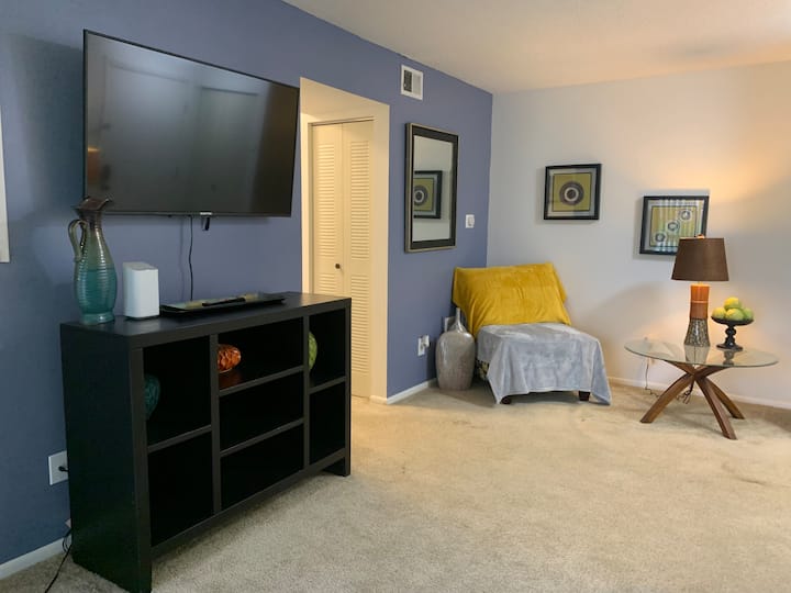 Peppermill Village - Entire Unit - Near Purdue - Prophetstown State Park, West Lafayette