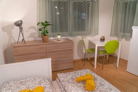 Cozy Studio / Self Check-In / Central / Kitchen