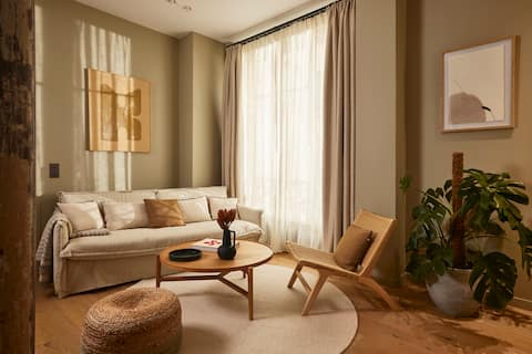 Top Airbnb: Marais - Magnificent 3BR/BTH decorated with taste in Paris