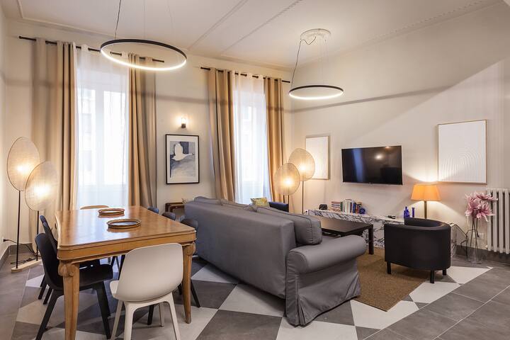 Beautiful Home for Families & Friends at Colosseum gallery image 3