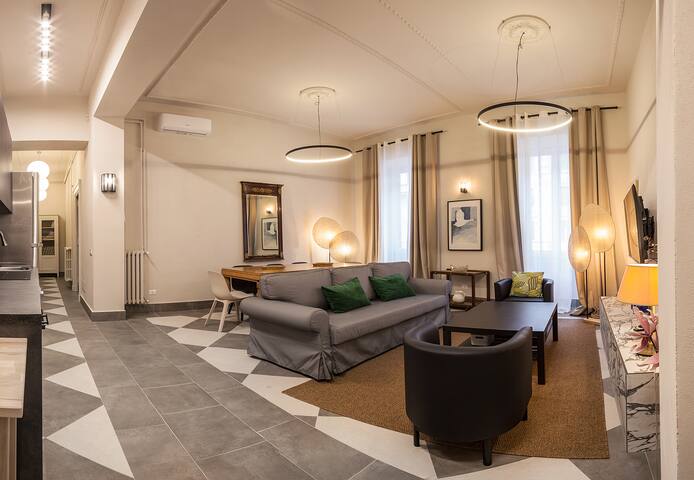 Beautiful Home for Families & Friends at Colosseum gallery image 2