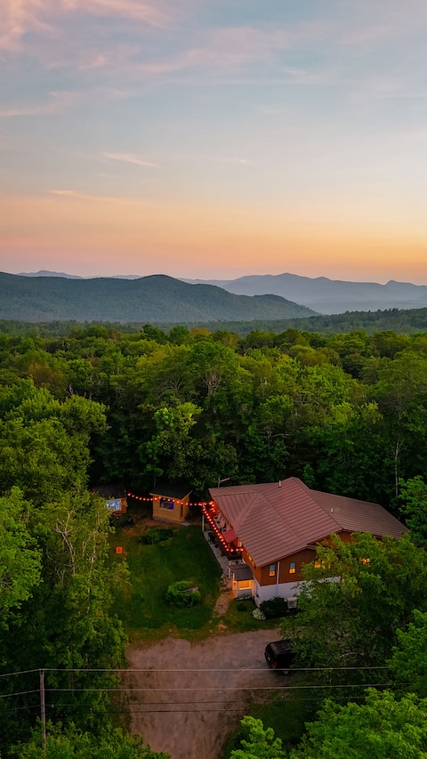 15 Mins to Killington-Secret Speakeasy-Hot Tub