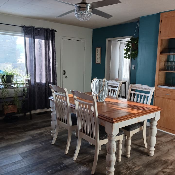 Shopkeepers Inn (Oversized Parking, On Main Hwy) - ネバダ州