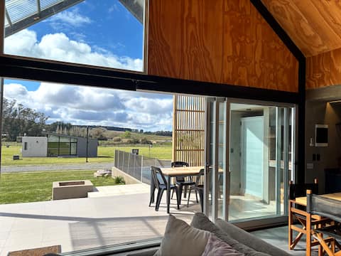 Cozy Barn: Stove & Sink in the Center