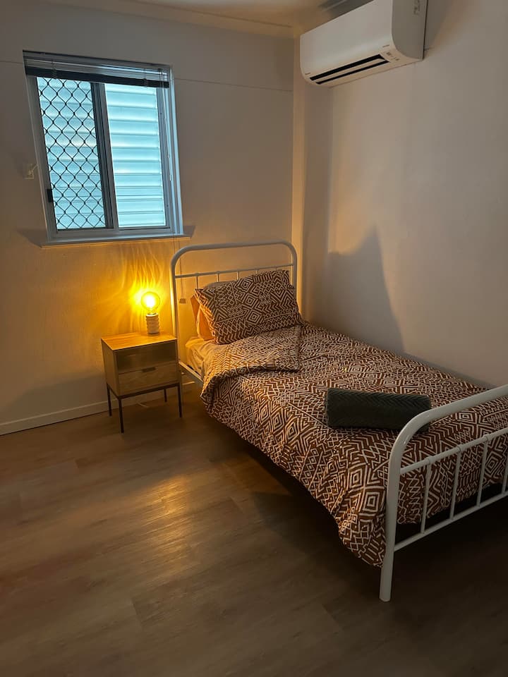 غرفة النوم 2