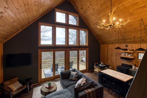 Cozy | Fireplace | Views | Blue Ridge Chalet