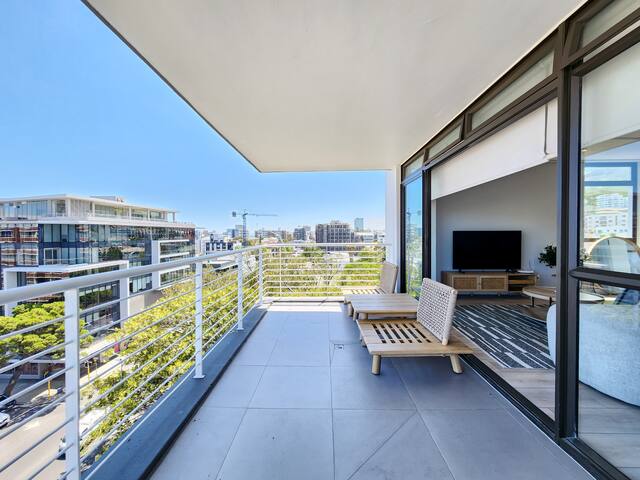 Luxurious 2 bed with beautiful views and generator gallery image 5