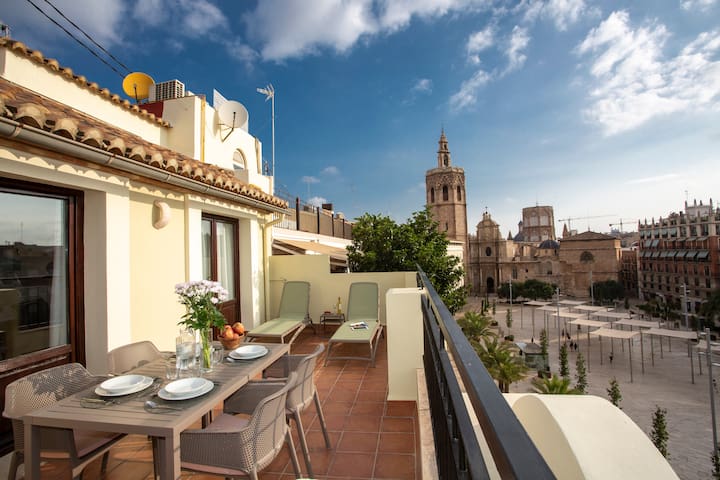 SingularStays managed Airbnb listing 1