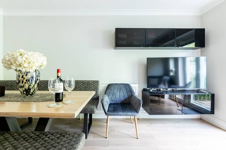 Olive Tree Townhouse, With Parking - Herne Bay