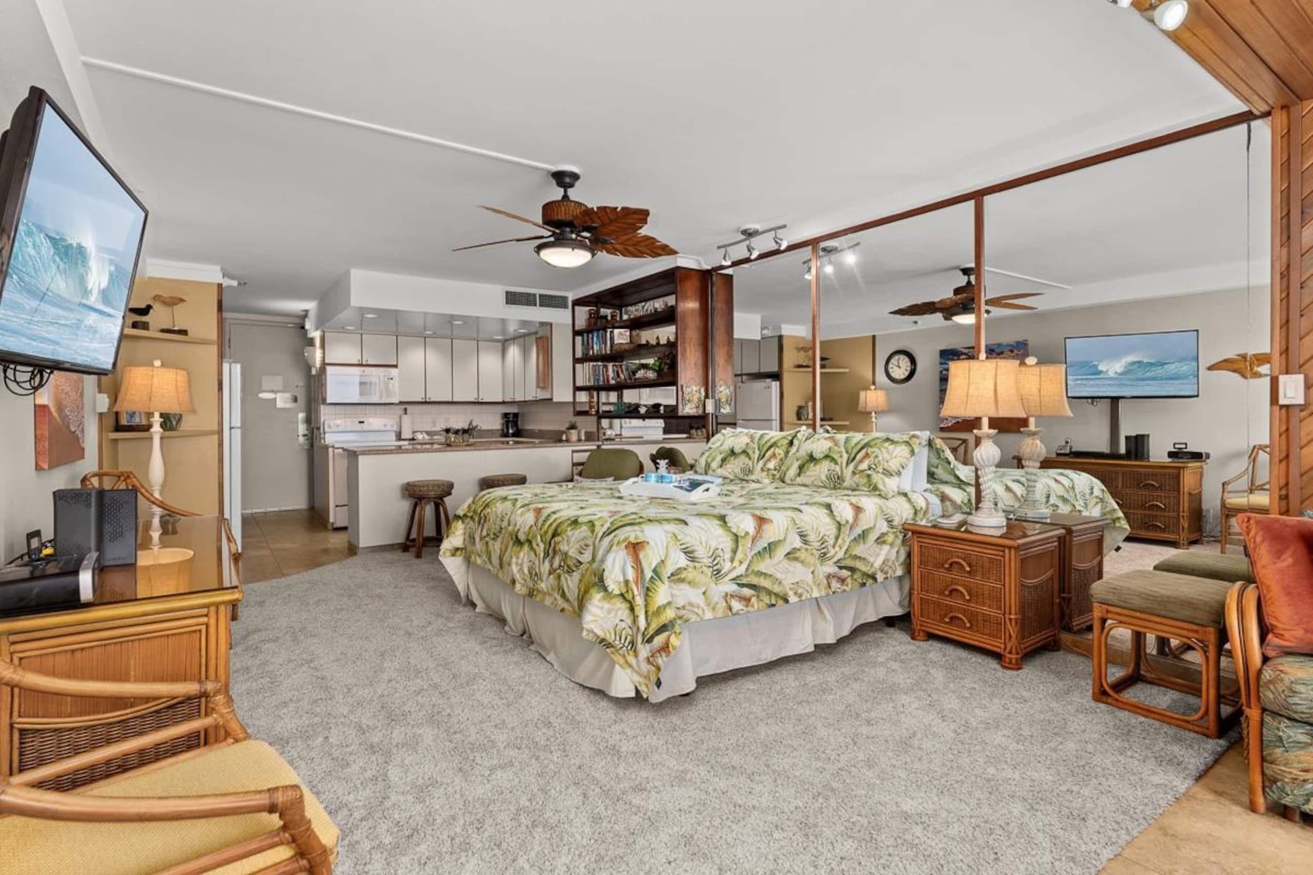 Condo in Lahaina · ★4.96 · Studio · 2 beds · 1 private bath - Image 16