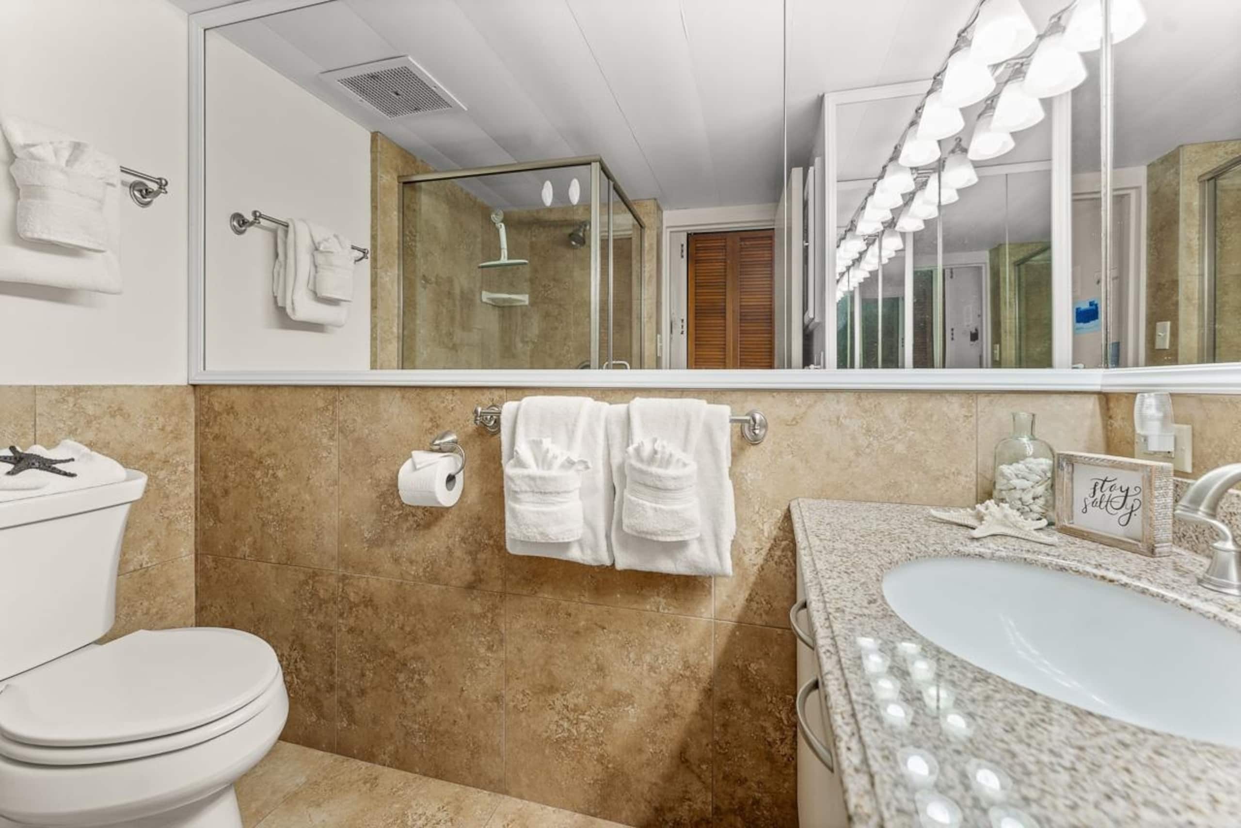 Condo in Lahaina · ★4.96 · Studio · 2 beds · 1 private bath - Image 24