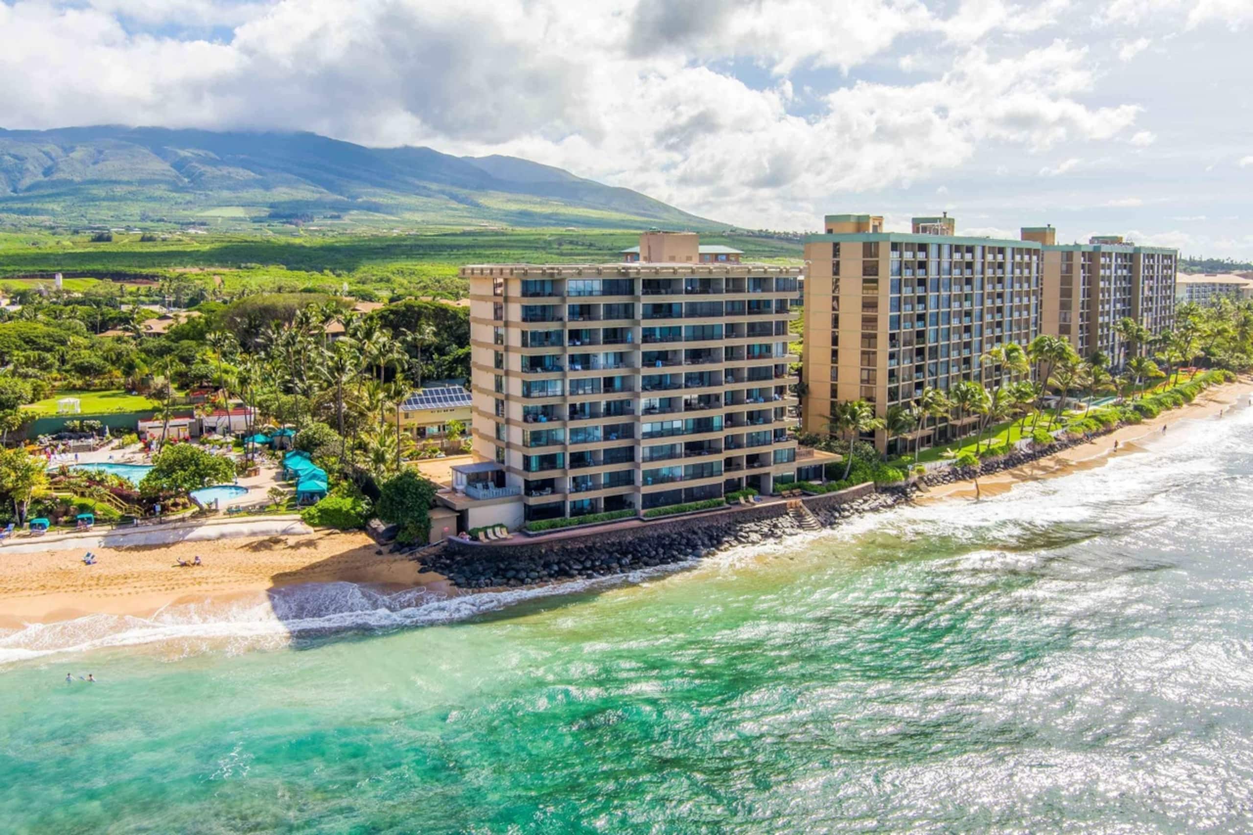 Condo in Lahaina · ★4.96 · Studio · 2 beds · 1 private bath - Image 32