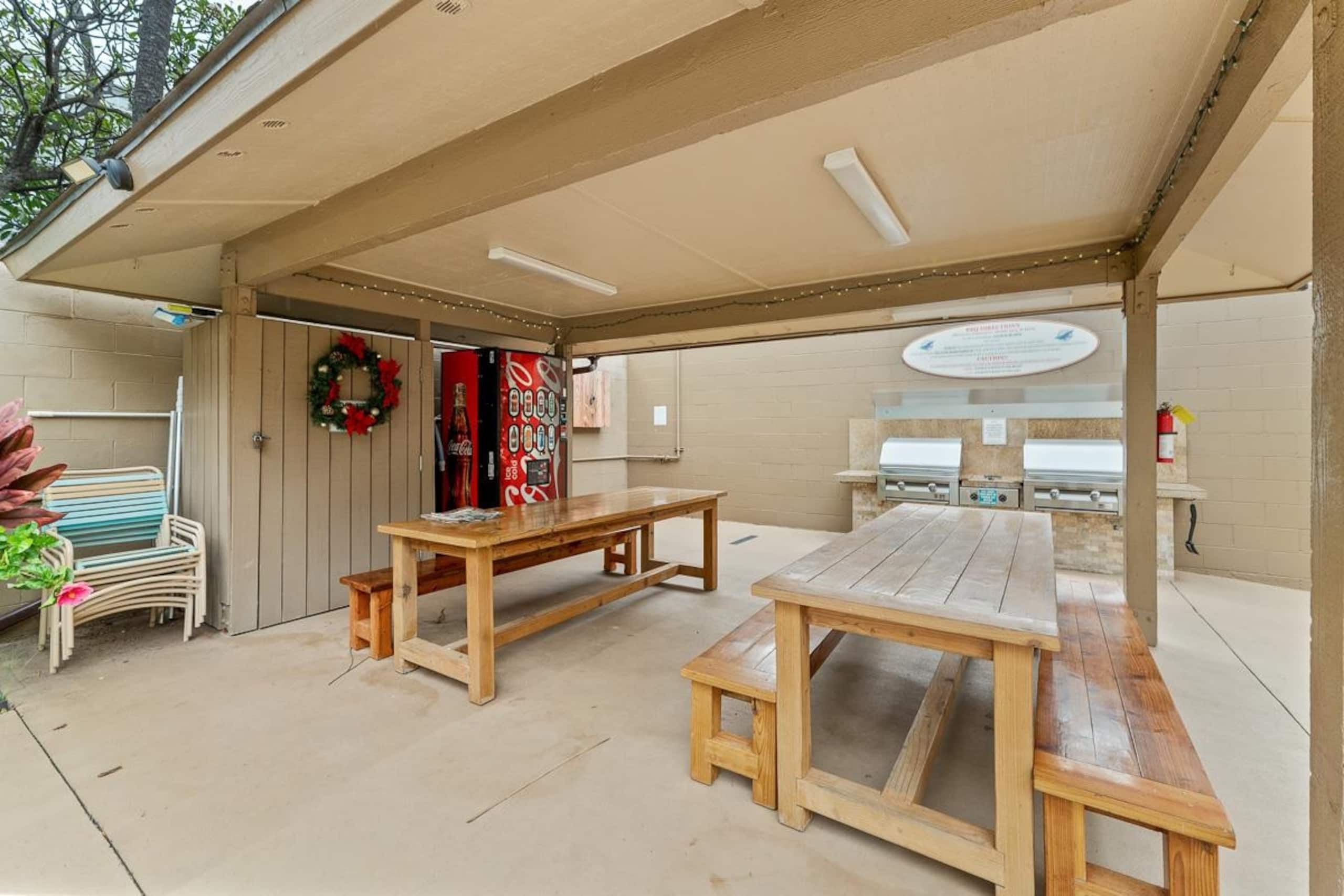 Condo in Lahaina · ★4.96 · Studio · 2 beds · 1 private bath - Image 28