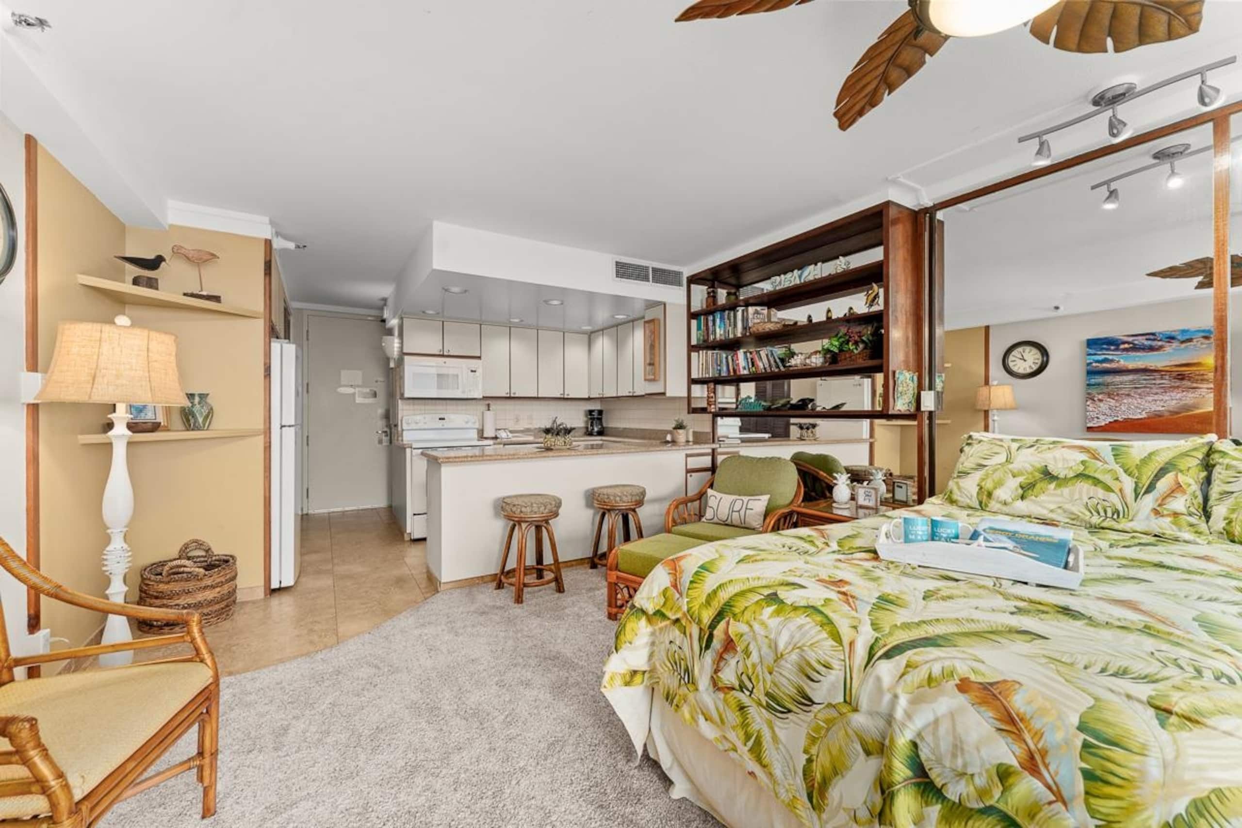 Condo in Lahaina · ★4.96 · Studio · 2 beds · 1 private bath - Image 15