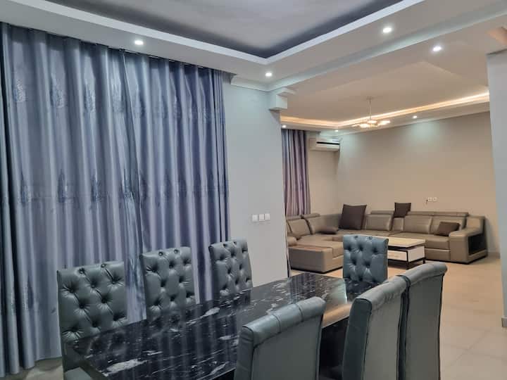 Heaven Beach House (Upstairs) - Buyumbura